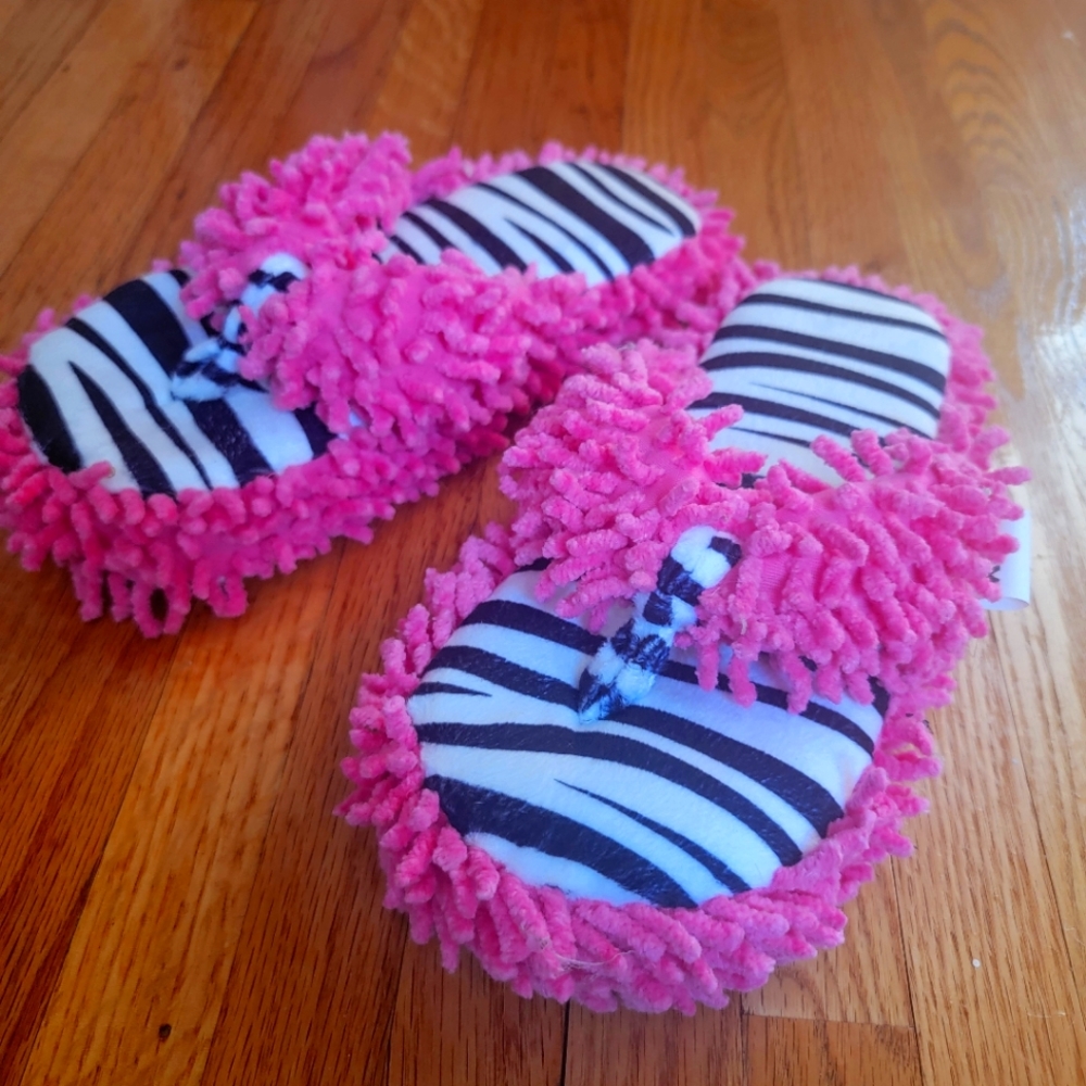 Lazy One Slippers Size Small